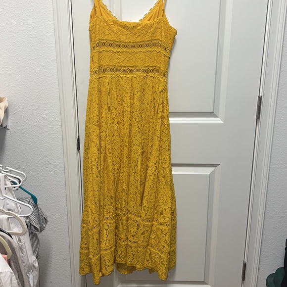 Beautiful Yellow MIDI Dress - NWT - Size Small - Picture 4 of 4
